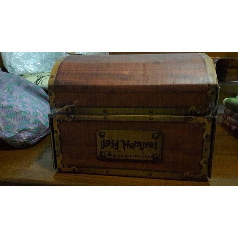 Box set สัน Harry Potter แฮร์รี่ พอตเตอร์ เล่ม 1-7 พร้อมหีบ