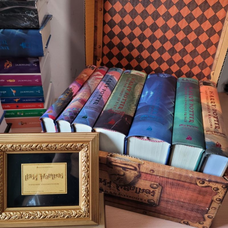 ชุดหีบหนังสือแฮร์รี่ พอตเตอร์ พิมพ์ครั้งที่ 1 พร้อมกรอบทอง หนังสือ Harry Potter