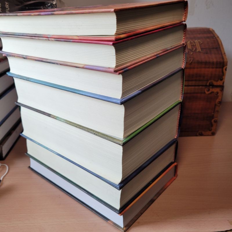 ชุดหีบหนังสือแฮร์รี่ พอตเตอร์ พิมพ์ครั้งที่ 1 พร้อมกรอบทอง หนังสือ Harry Potter