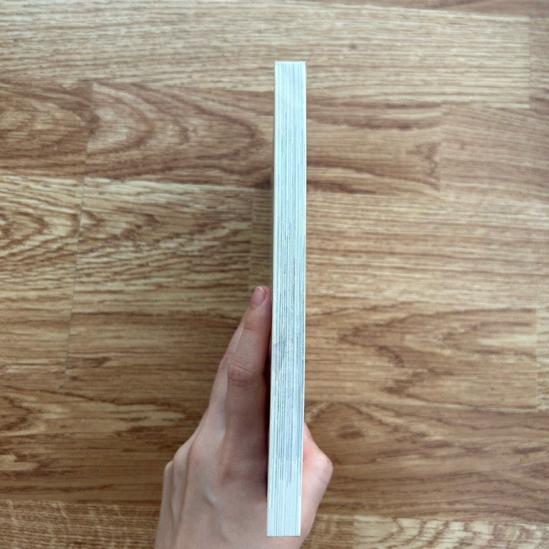 หนังสือ ความรักคือการตกหลุมรักหลายๆ ครั้ง โดย ทิม พิธา ลิ้มเจริญรัตน์ พิมพ์ครั้งที่ 2