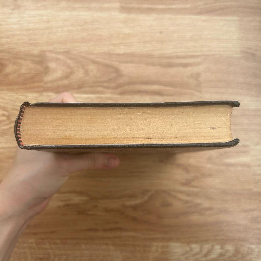 Hardcover The Fall of the House of Usher and other stories by Edgar Allan Poe หนังสือ ความตายของบ้านอัชเชอร์ ปกแข็ง