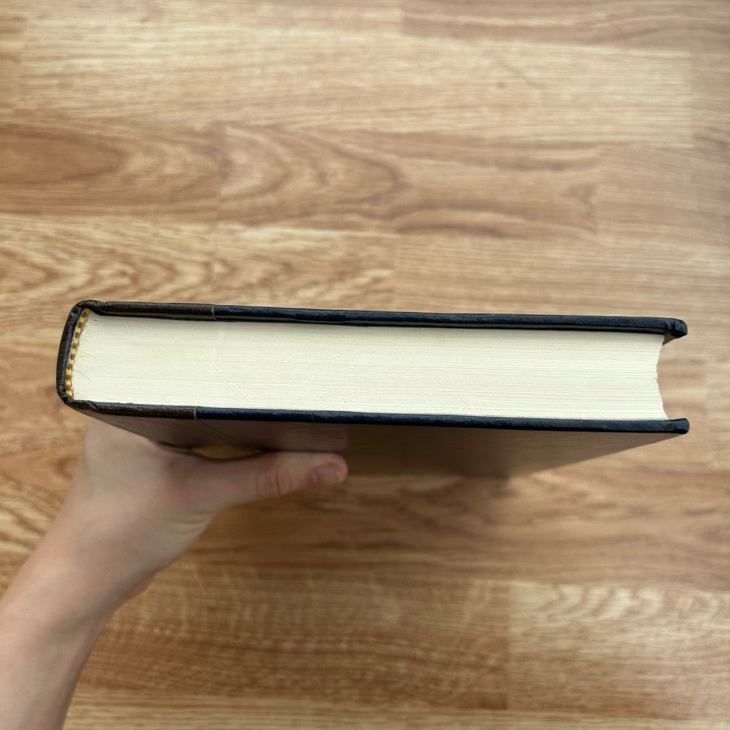 Hardcover The Adventures of Sherlock Holmes by Sir Arthur Conan Doyle หนังสือ การผจญภัยของเชอร์ล็อค โฮล์มส์ ปกแข็ง