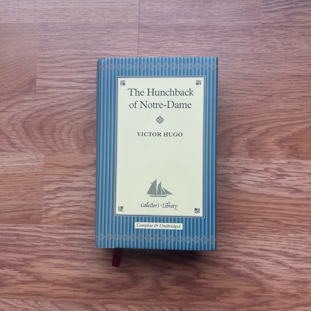 Glided-edge Hardcover The Hunchback Of Notre-Dame by Victor Hugo หนังสือ ไอ้ค่อมแห่งโนเตรอดาม ปกแข็ง