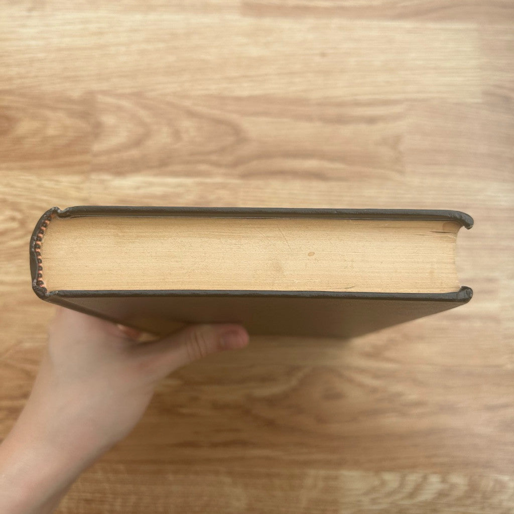 Hardcover The Fall of the House of Usher and other stories by Edgar Allan Poe หนังสือ ความตายของบ้านอัชเชอร์ ปกแข็ง