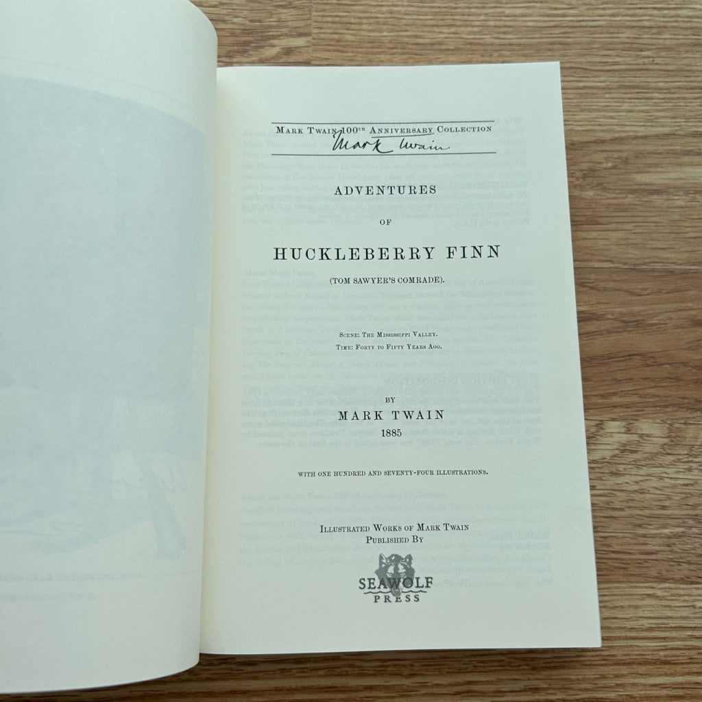 Hardcover Adventures of Huckleberry Finn by Mark Twain หนังสือ การผจญภัยของฮักเกิลเบอร์รี่ ฟินน์ โดย มาร์ก ทเวน ปกแข็ง