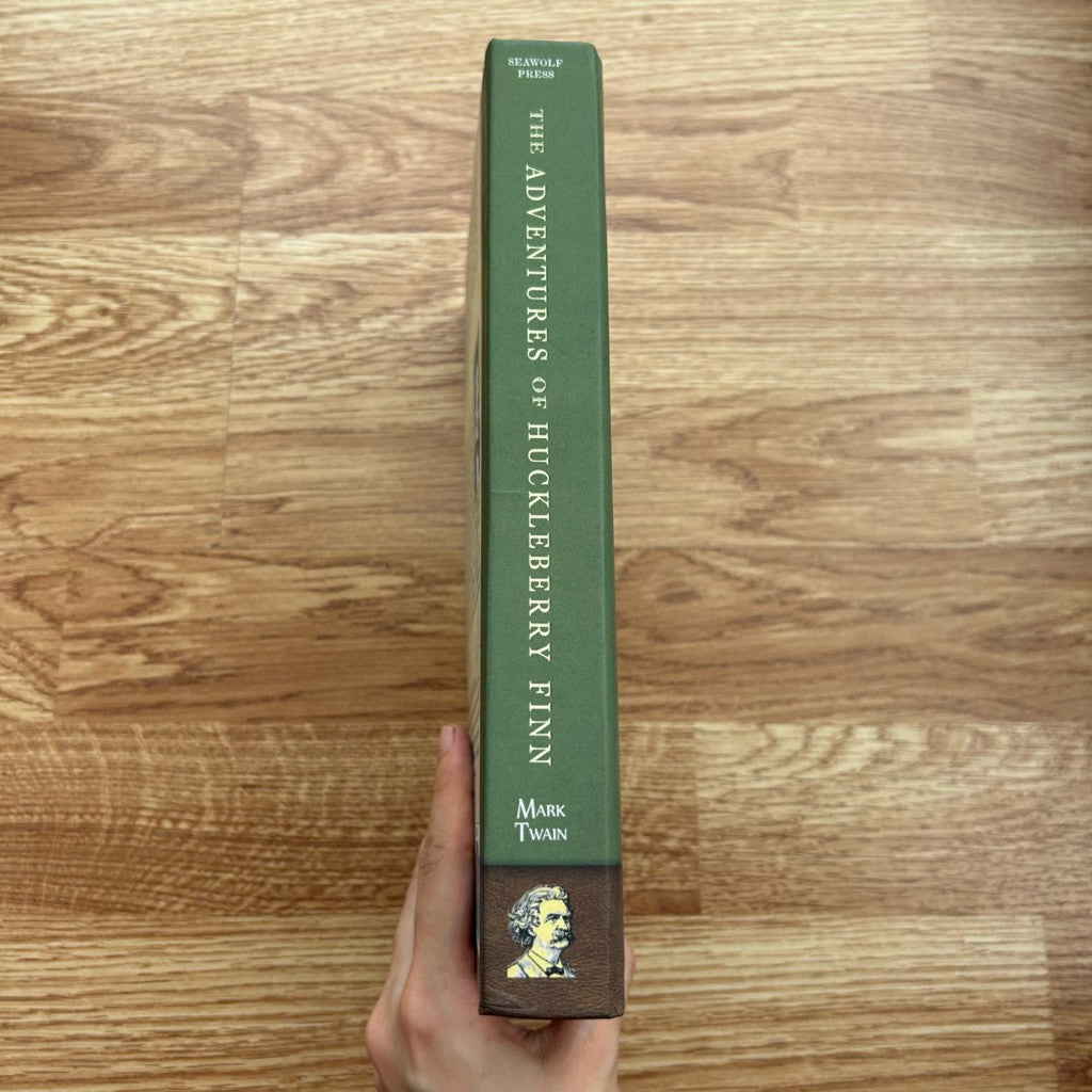 Hardcover Adventures of Huckleberry Finn by Mark Twain หนังสือ การผจญภัยของฮักเกิลเบอร์รี่ ฟินน์ โดย มาร์ก ทเวน ปกแข็ง