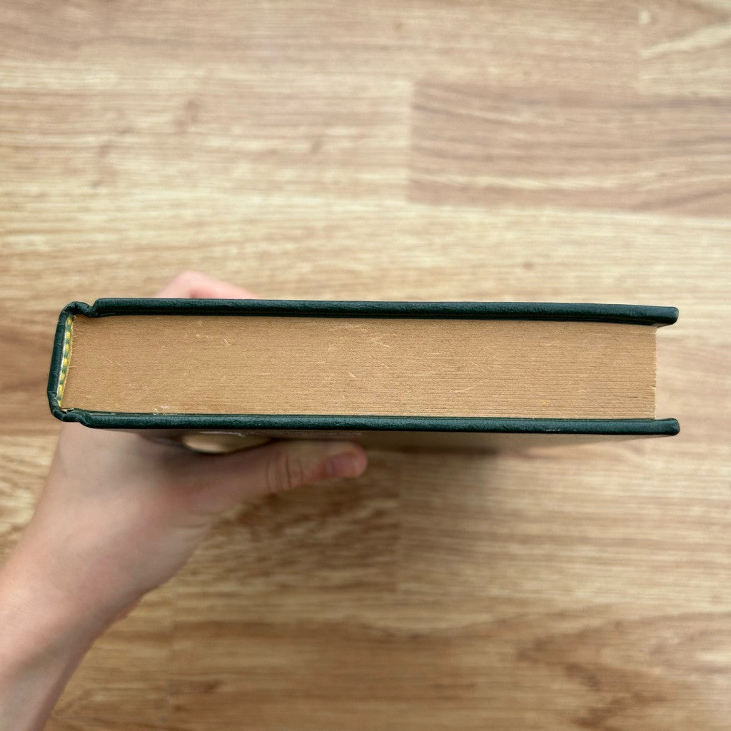 Hardcover Walden by Henry David Thoreau หนังสือ วอลเดน ปกแข็ง