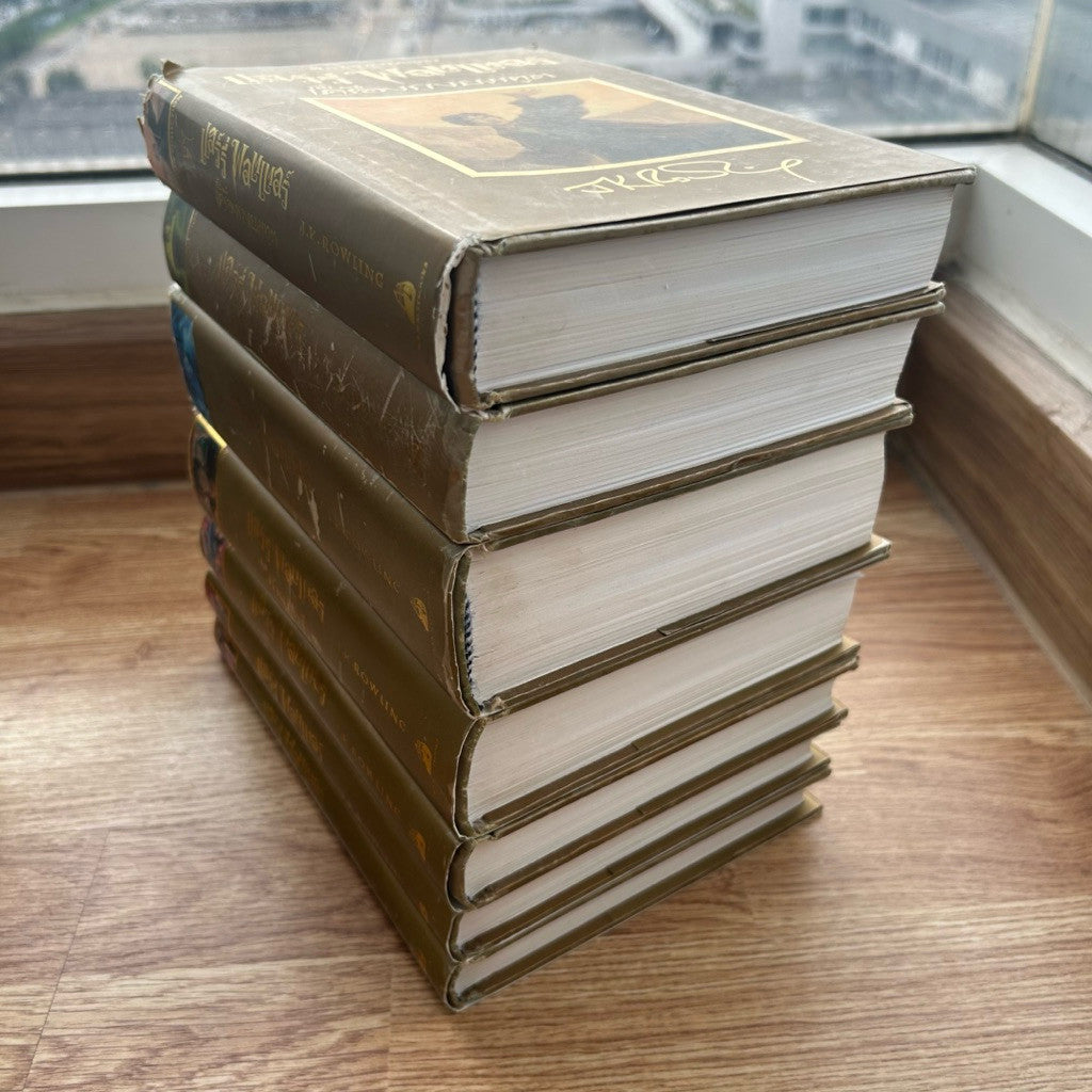 ชุดหีบพร้อมหนังสือแฮร์รี่ พอตเตอร์ ปกทอง ปกแข็ง ชุดหนังสือ Harry Potter ปกทอง