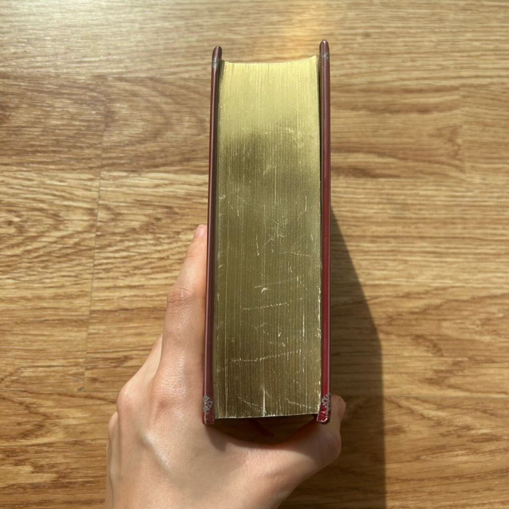 Gilded-Edge Hardcover Anna Karenina by Leo Tolstoy หนังสือ อันนา คาเรนินา ปกแข็ง ขอบทอง