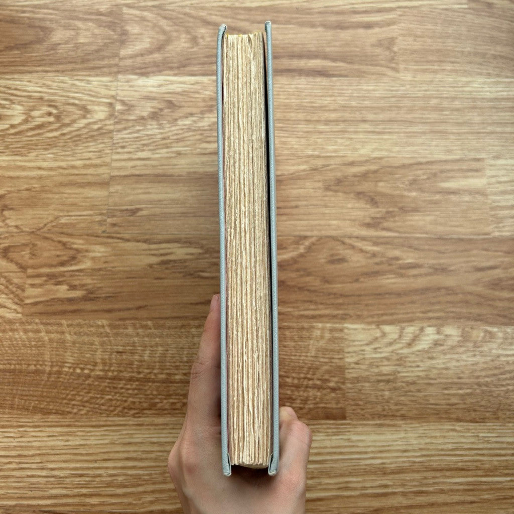 Hardcover Gulliver's Travels by Jonathan Swift หนังสือ การเดินทางของกัลลิเวอร์ โดย โจนาธาน สวิฟต์ ปกแข็ง
