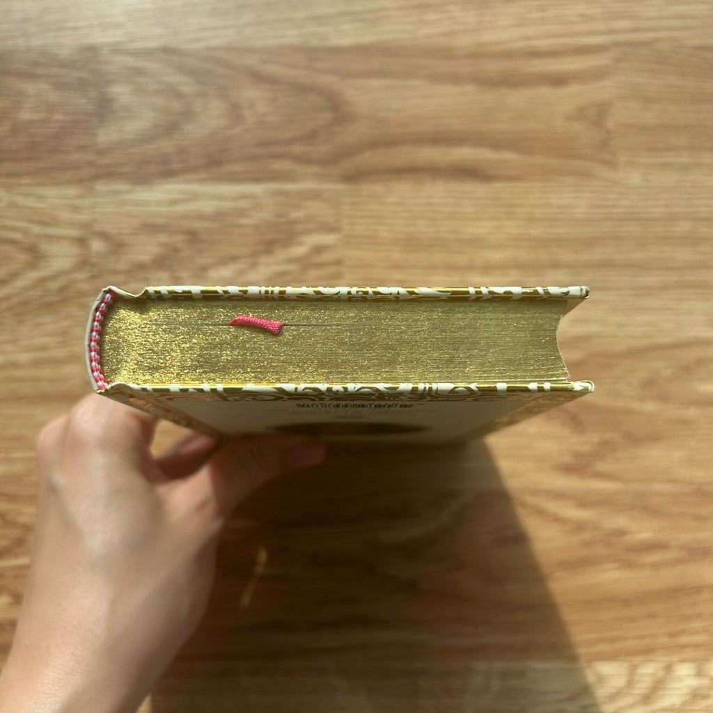Gilded-Edge Hardcover Wuthering Heights by Emily Bronte หนังสือ บ้านรักในรอยแค้น ปกแข็ง ขอบทอง
