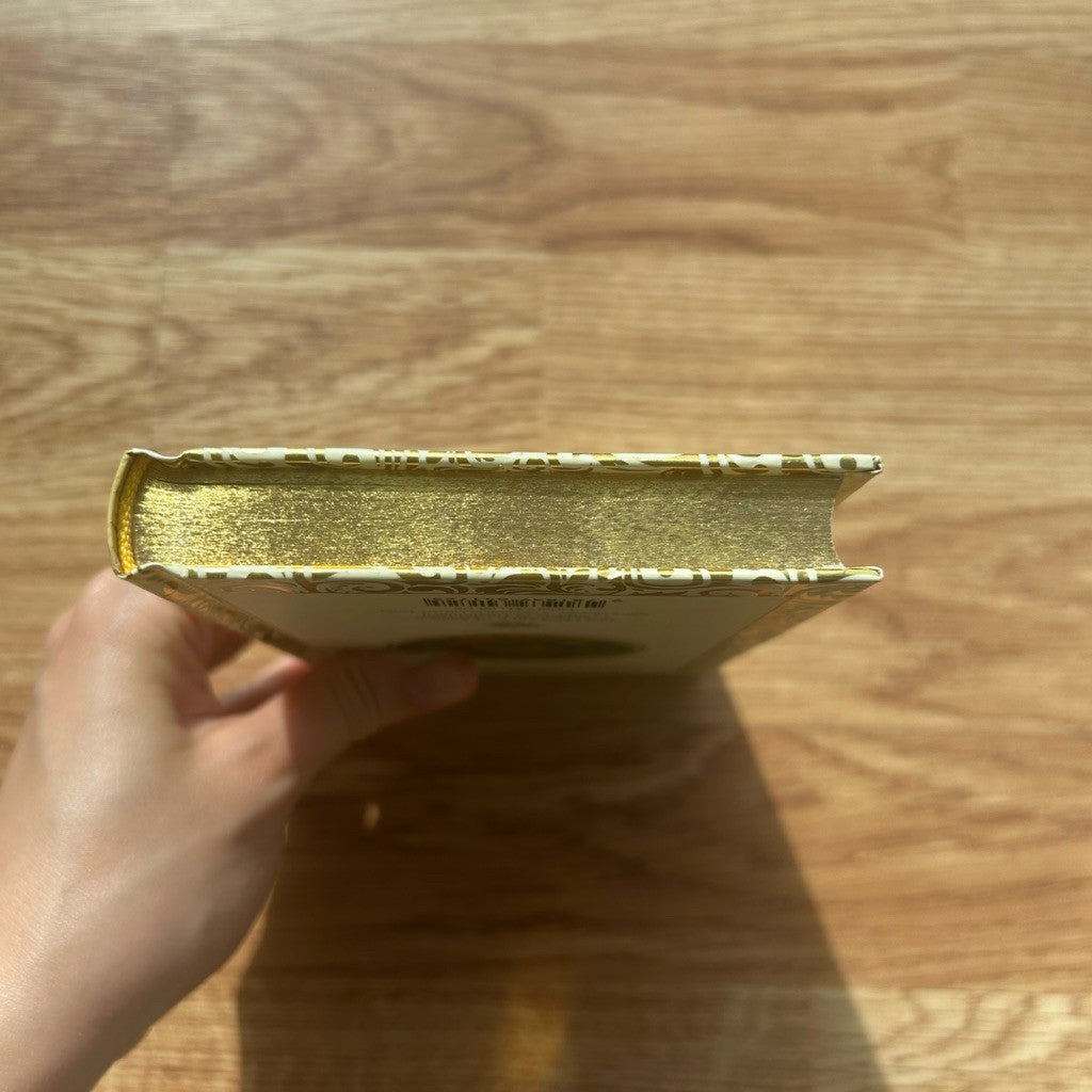Gilded-Edge Hardcover The Secret Garden by Frances Hodgson Burnett หนังสือ ในสวนลับ ปกแข็ง ขอบทอง