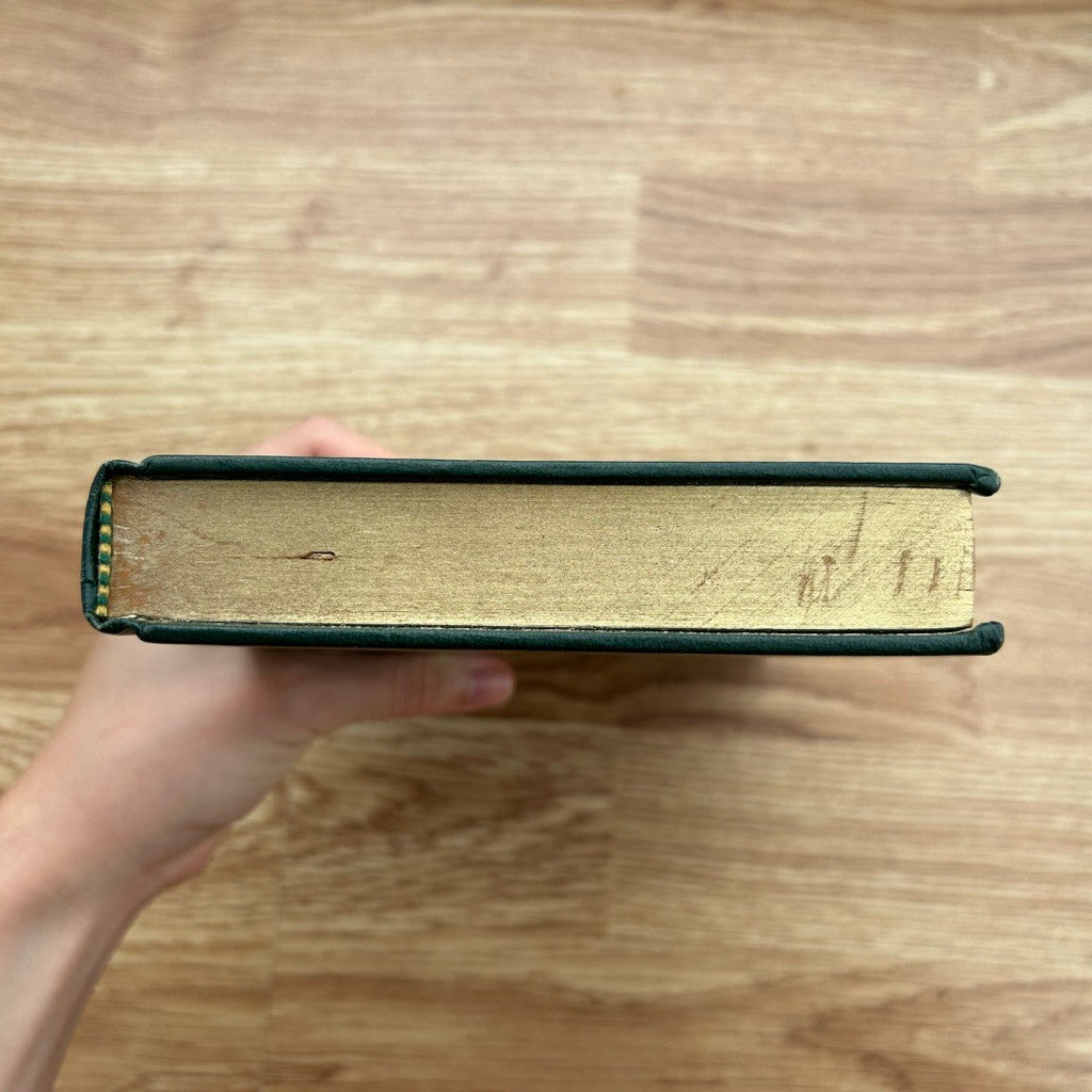 Hardcover Walden by Henry David Thoreau หนังสือ วอลเดน ปกแข็ง