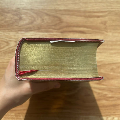 Gilded-Edge Hardcover Anna Karenina by Leo Tolstoy หนังสือ อันนา คาเรนินา ปกแข็ง ขอบทอง