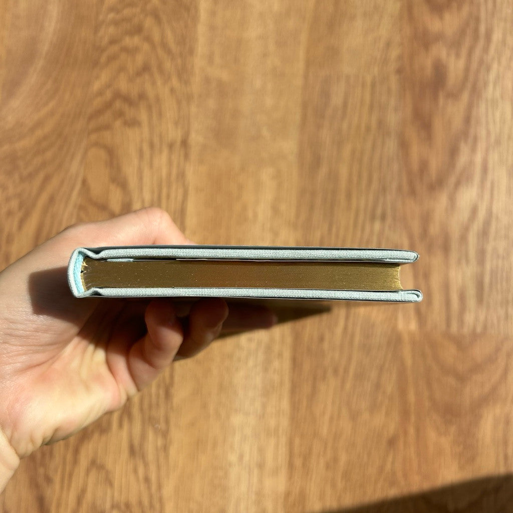 Gilded-edge hardcover A Midsummer Night's Dream by William Shakespeare หนังสือ ฝันในคืนกลางฤดูร้อน วิลเลียม เชกสเปียร์
