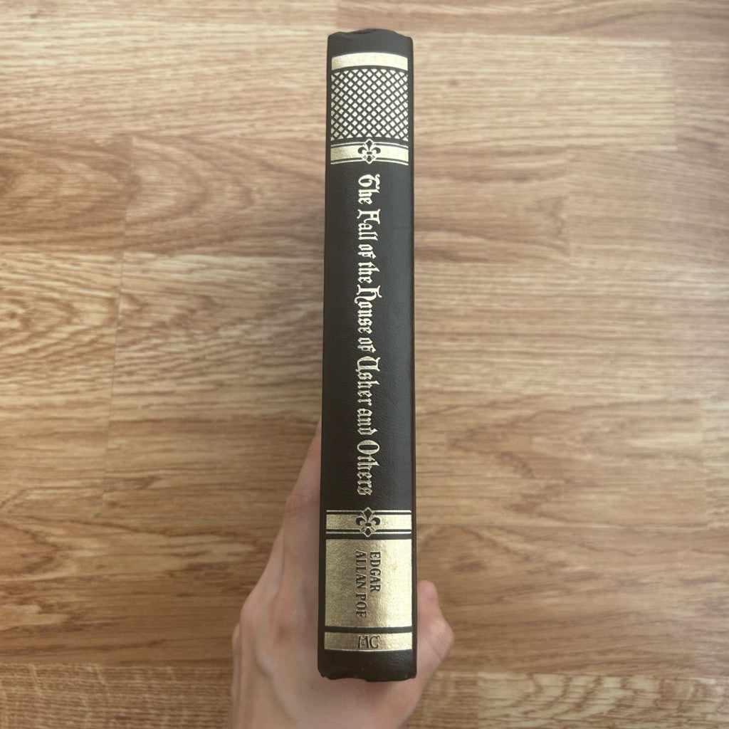 Hardcover The Fall of the House of Usher and other stories by Edgar Allan Poe หนังสือ ความตายของบ้านอัชเชอร์ ปกแข็ง