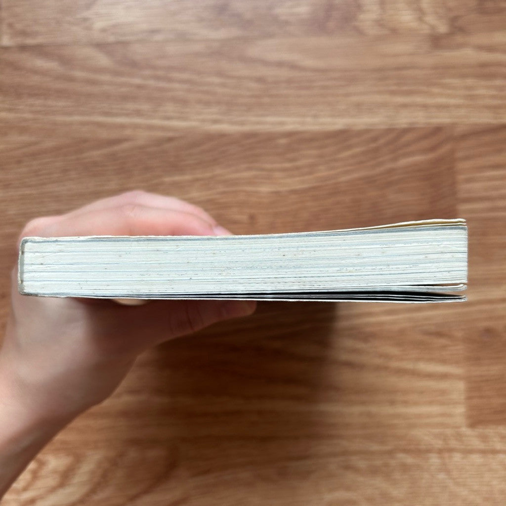 หนังสือภาษาไทย ปานหยาดน้ำผึ้ง Milk and Honey ในมือเธอมีดอกทานตะวัน The Sun and Her Flowers Rupi Kaur รูปี กอร์