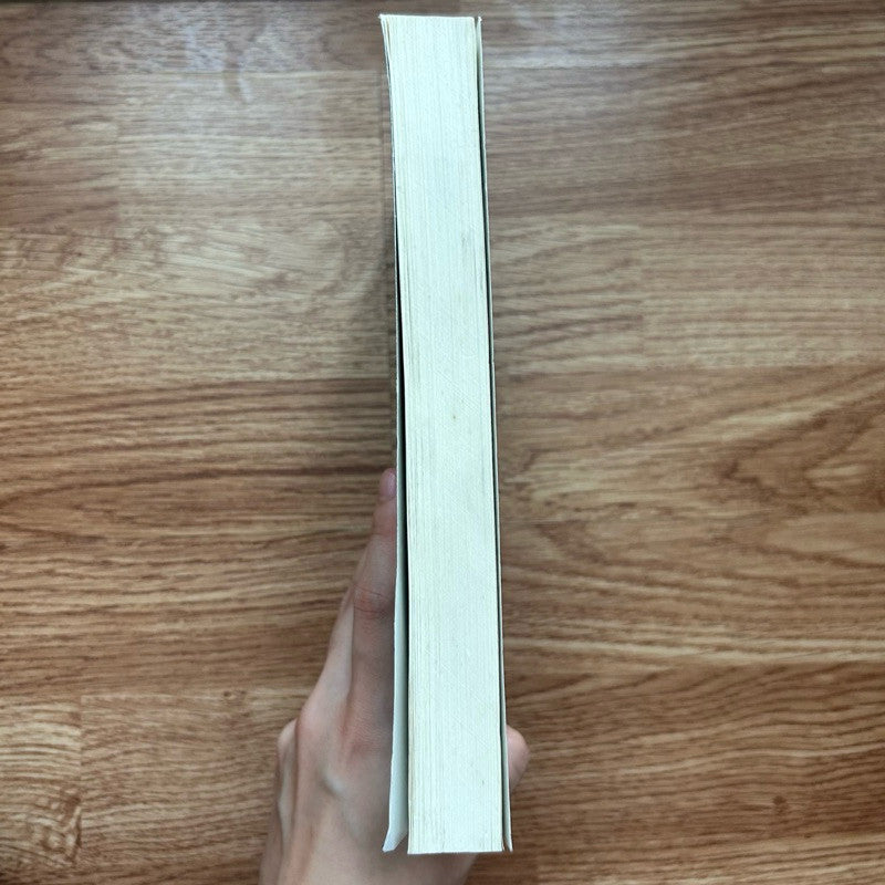 หนังสือ เด็กหญิงผู้ดื่มดวงจันทร์ The Girl Who Drank The Moon