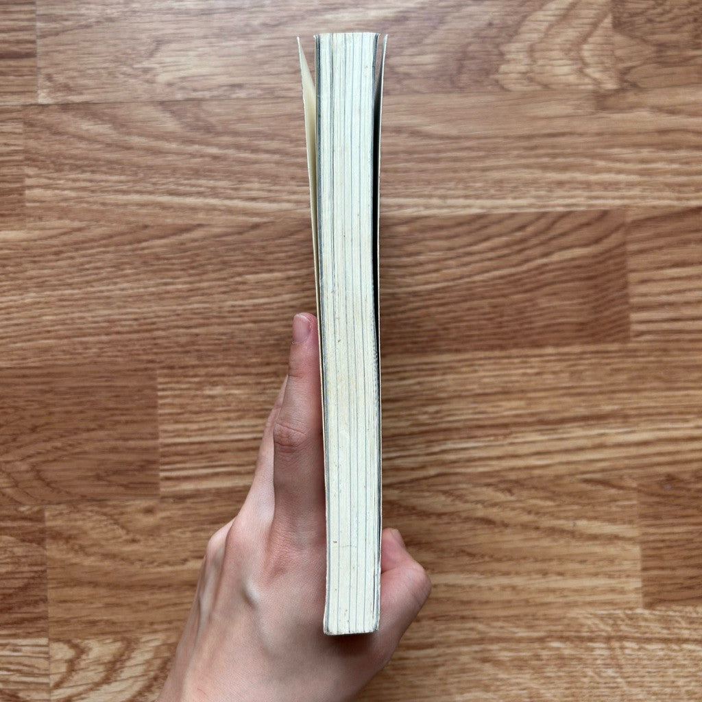 หนังสือภาษาไทย ปานหยาดน้ำผึ้ง Milk and Honey ในมือเธอมีดอกทานตะวัน The Sun and Her Flowers Rupi Kaur รูปี กอร์