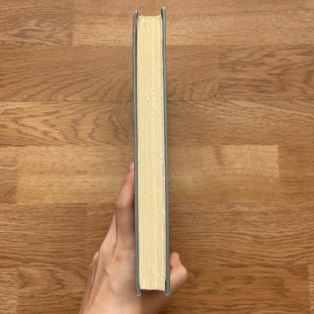 Hardcover A Connecticut Yankee in King Arthur's Court by Mark Twain หนังสือ  ปกแข็ง