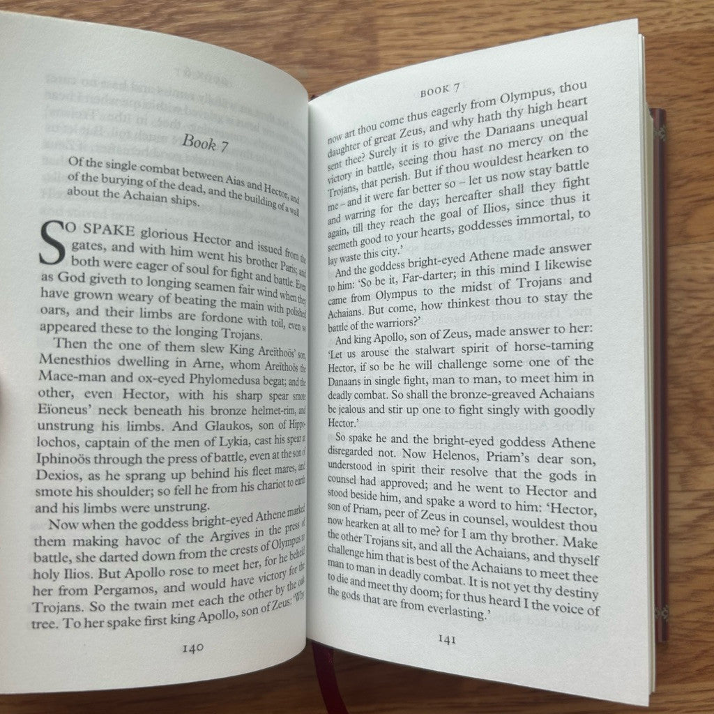 Hardcover The Iliad by Homer หนังสือ มหากาพย์อิเลียด (The Iliad) โดย โฮเมอร์ (Homer) ปกแข็ง