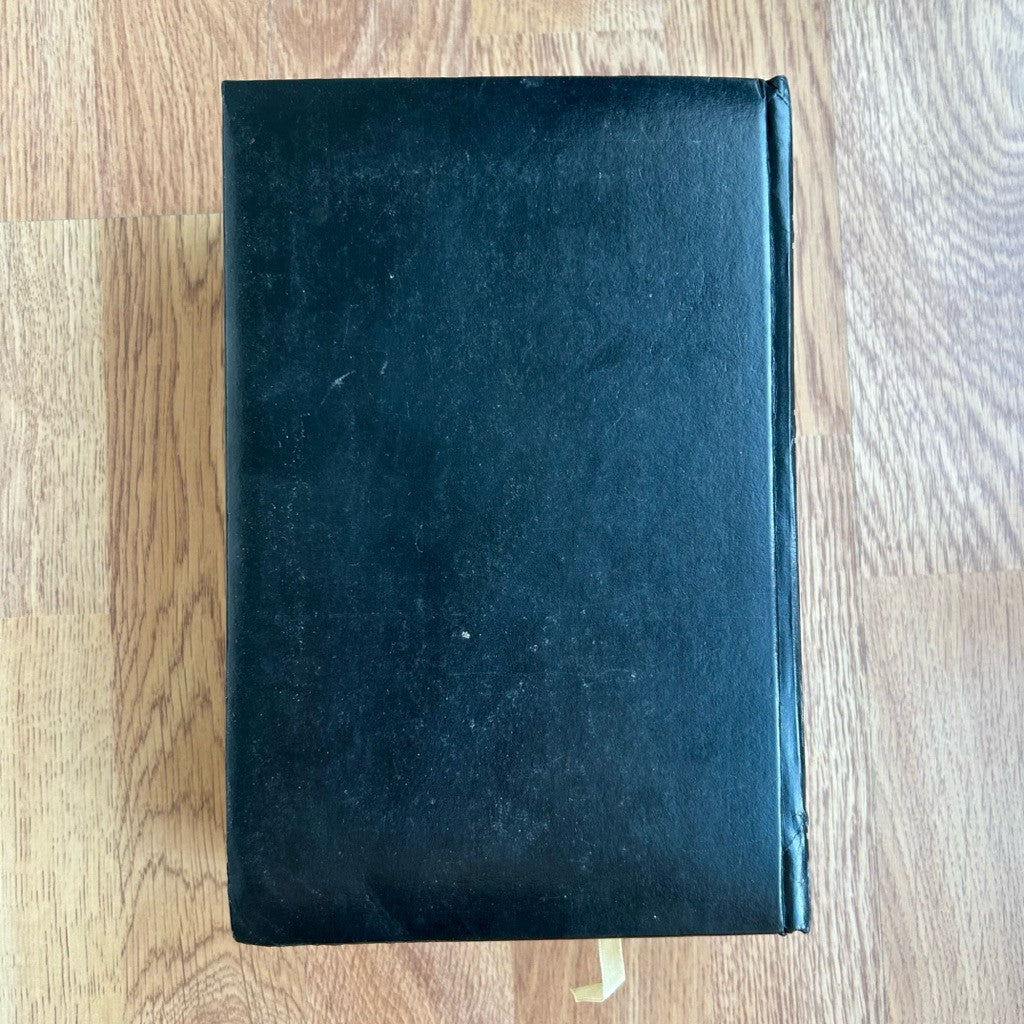 Gilded-Edge Hardcover The Complete Works of William Shakespeare หนังสือรวมผลงานเช็คสเปียร์ ปกแข็ง ขอบทอง