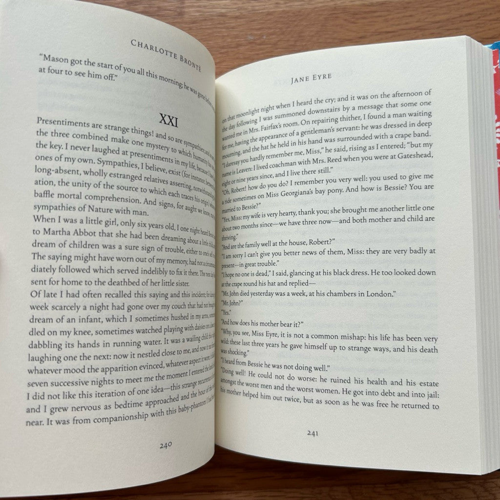 Hardcover Gone with the Wind
by Margaret Mitchell หนังสือ ภาษาอังกฤษ ปกแข็ง