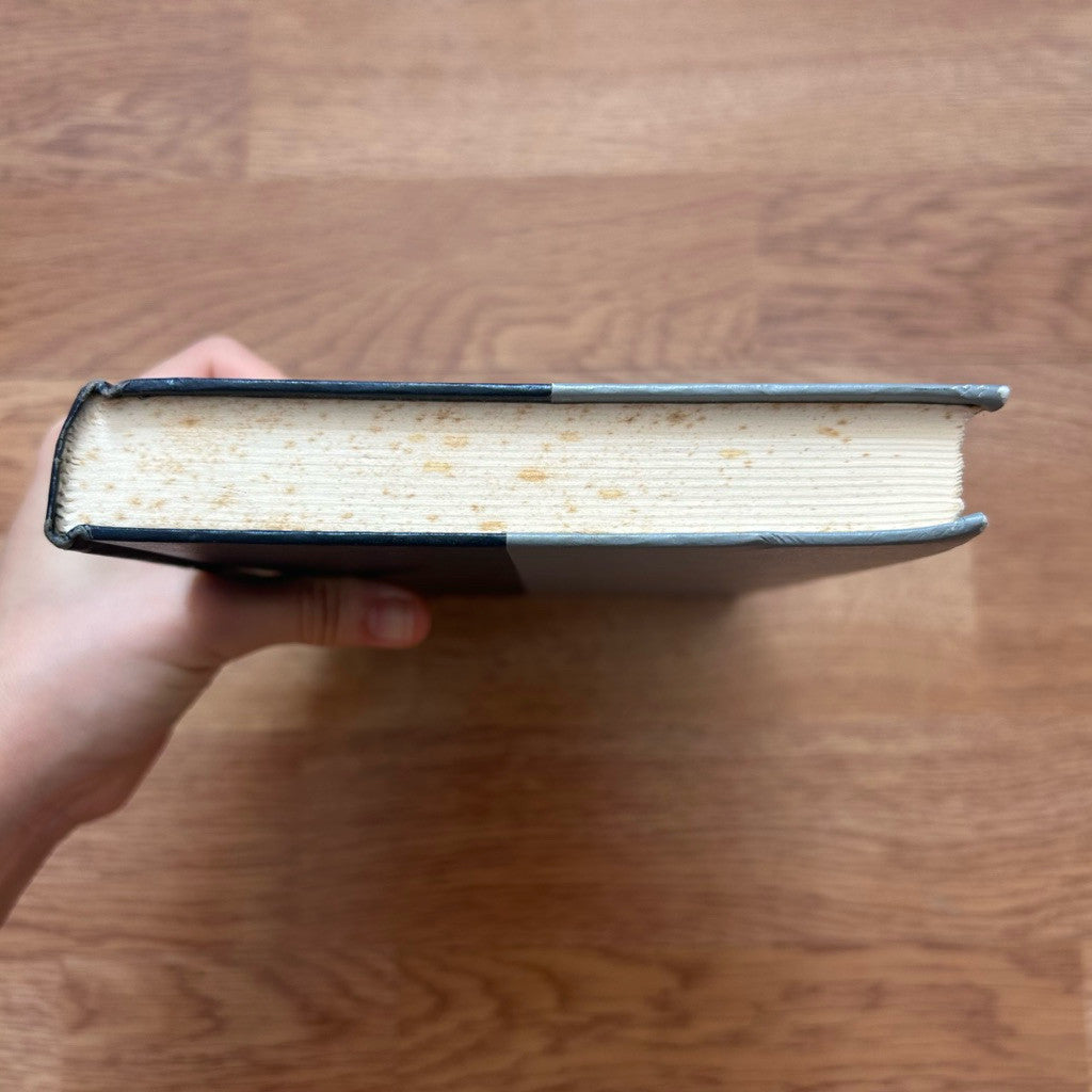 Hardcover A Connecticut Yankee in King Arthur's Court by Mark Twain หนังสือ  ปกแข็ง