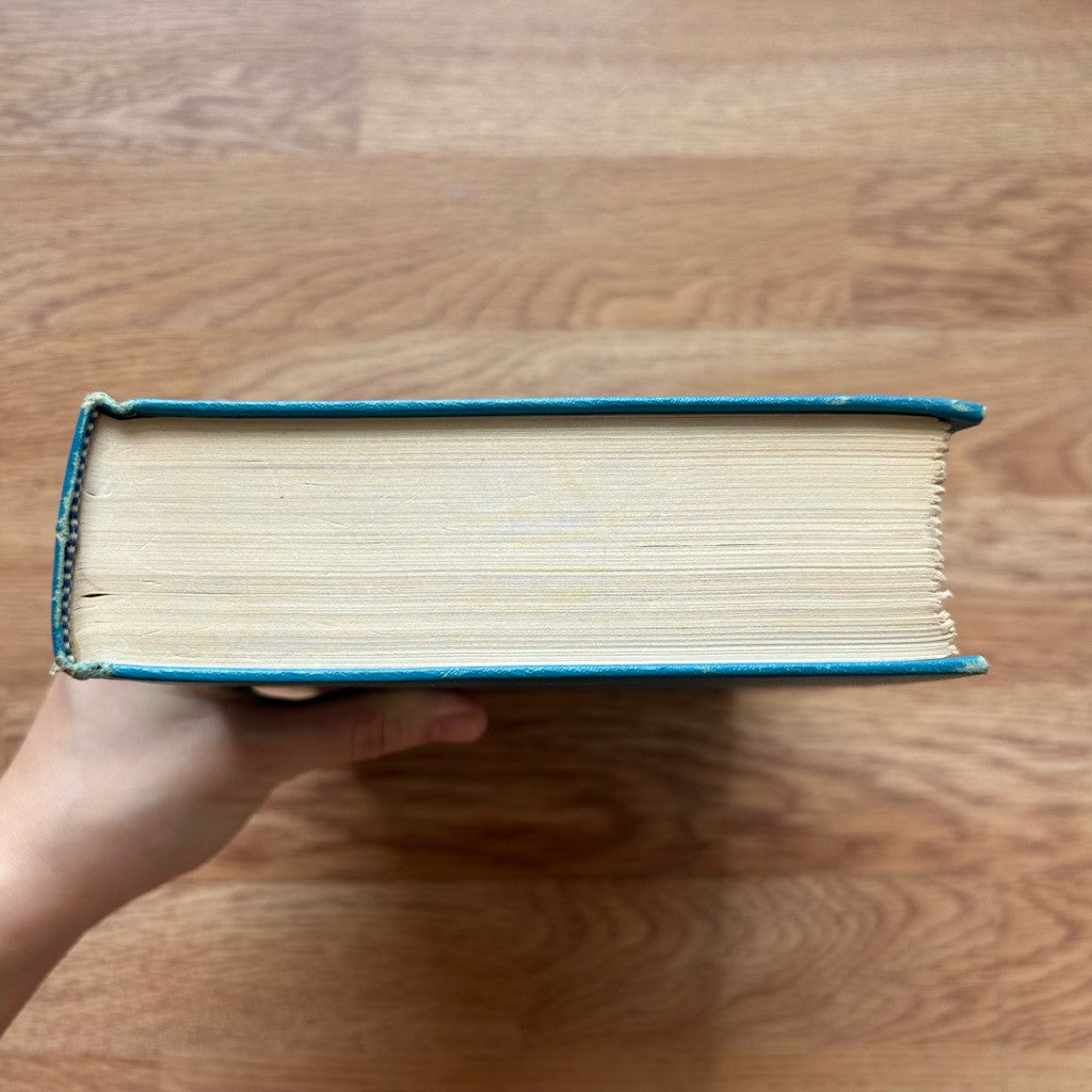 Hardcover Gone with the Wind
by Margaret Mitchell หนังสือ ภาษาอังกฤษ ปกแข็ง