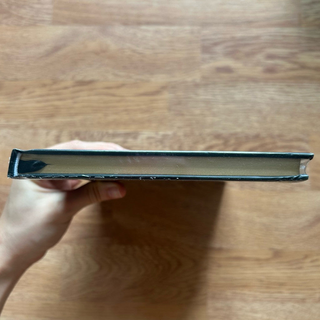 Gilded-edge hardcover The Great Gatsby by F. Scott Fitzgerald หนังสือภาษาอังกฤษ ปกแข็ง ขอบทอง
