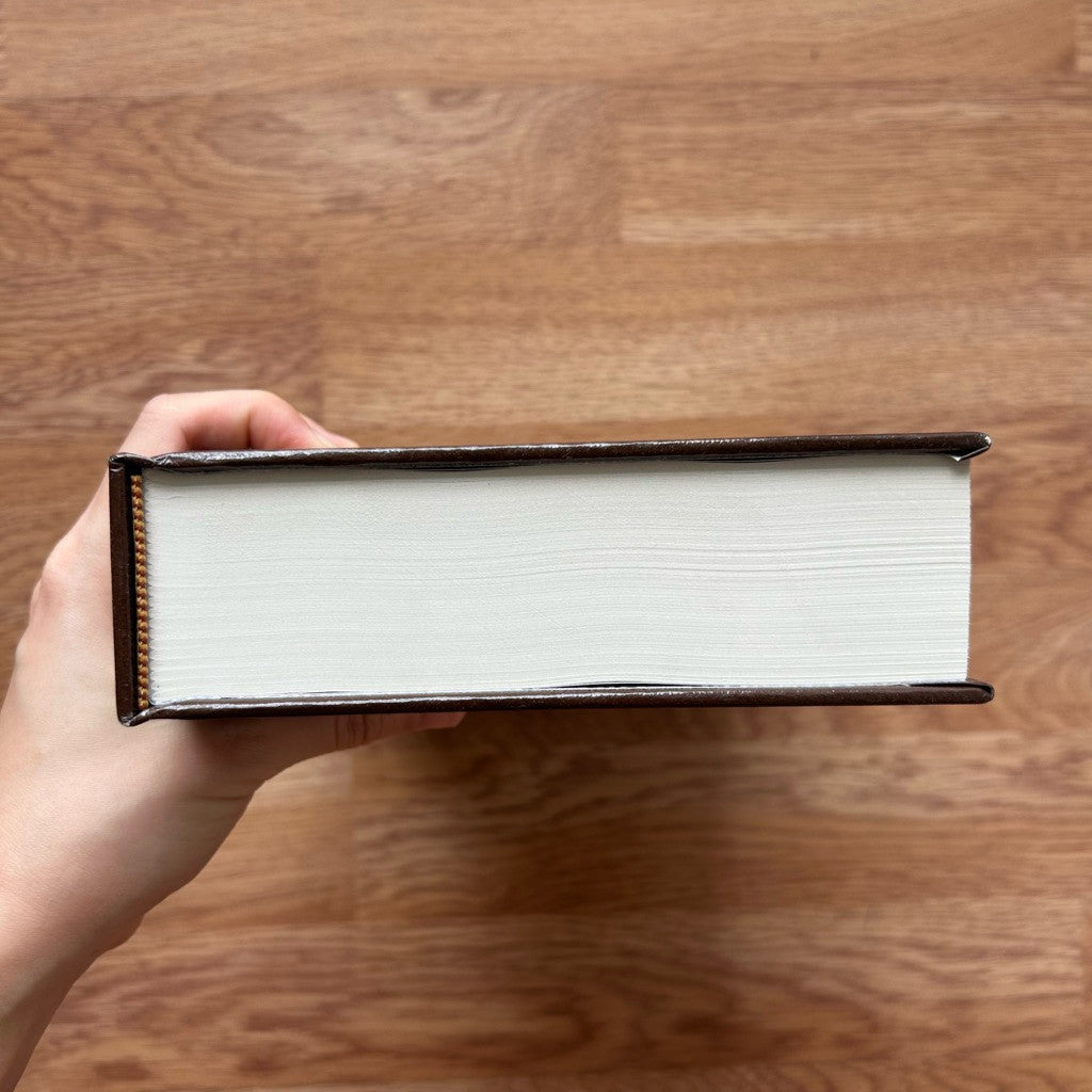 Hardcover The Book of Unusual Knowledge  หนังสือ ปกแข็ง