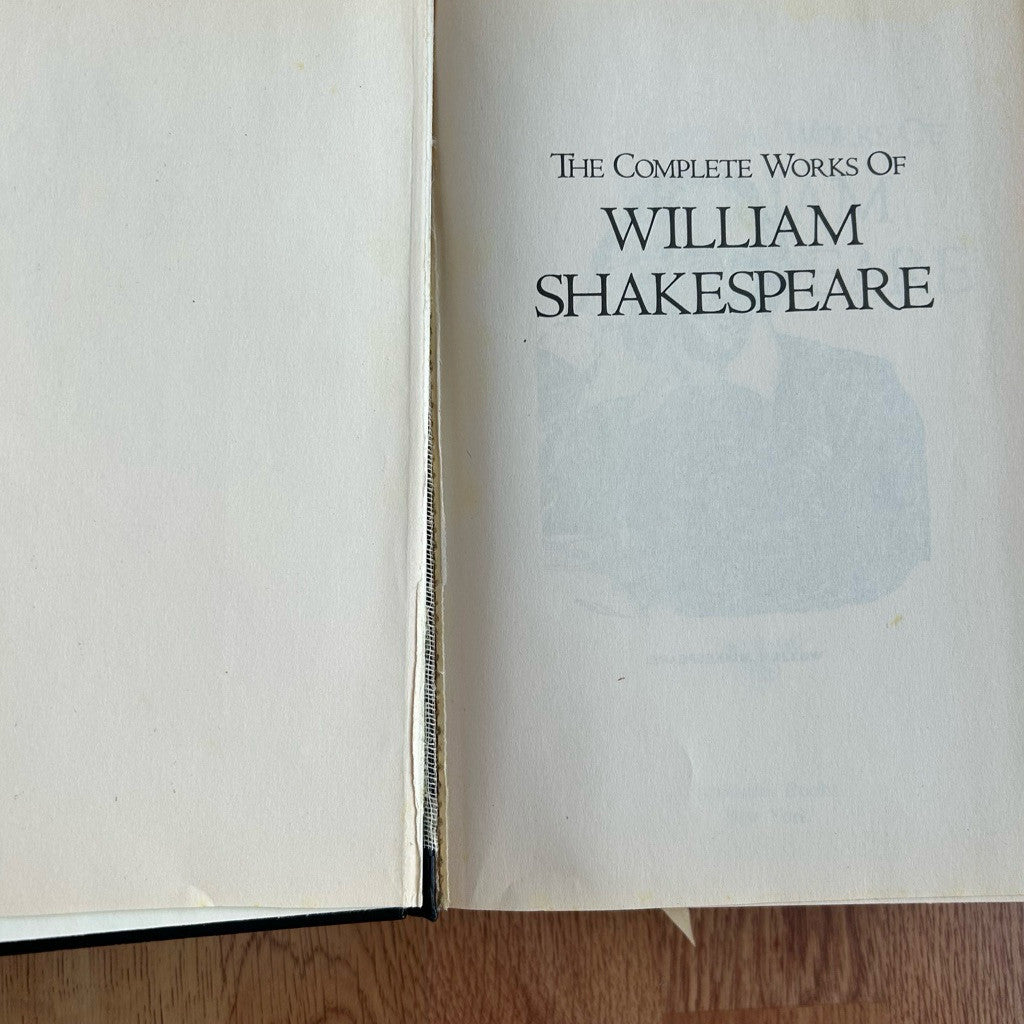 Gilded-Edge Hardcover The Complete Works of William Shakespeare หนังสือรวมผลงานเช็คสเปียร์ ปกแข็ง ขอบทอง