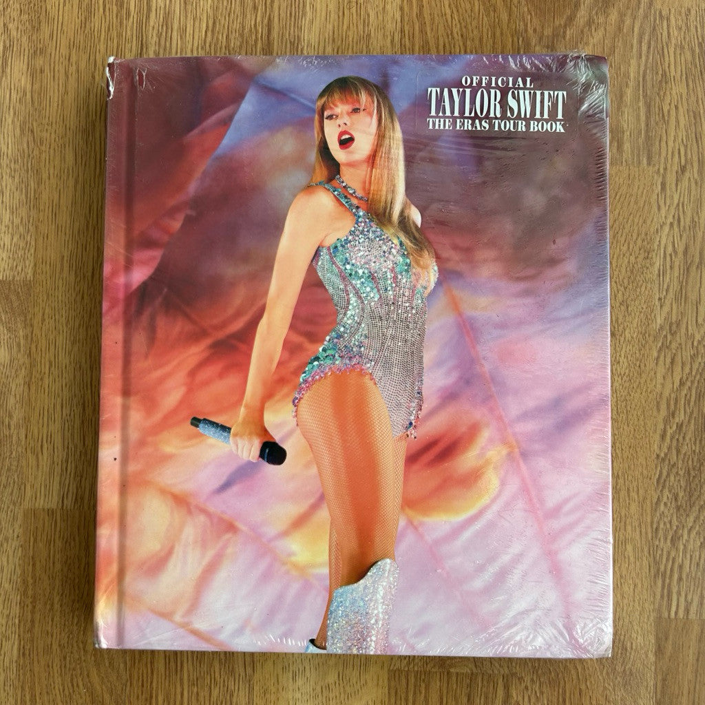 พร้อมส่ง🔥หนังสือ The Official Taylor Swift | The Eras Tour Book