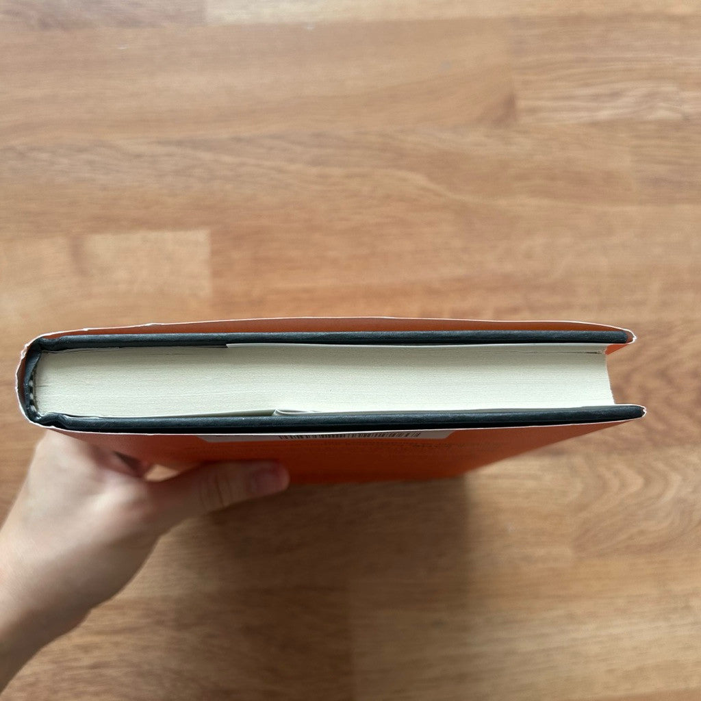 Hardcover The Subtle Art of Not Giving a F*ck by Mark Manson หนังสือ ปกแข็ง