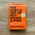 Hardcover The Subtle Art of Not Giving a F*ck by Mark Manson หนังสือ ปกแข็ง