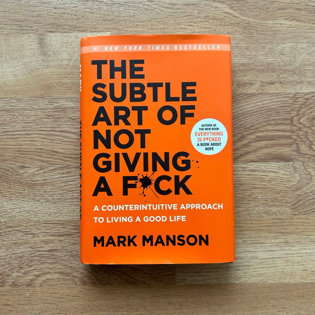Hardcover The Subtle Art of Not Giving a F*ck by Mark Manson หนังสือ ปกแข็ง