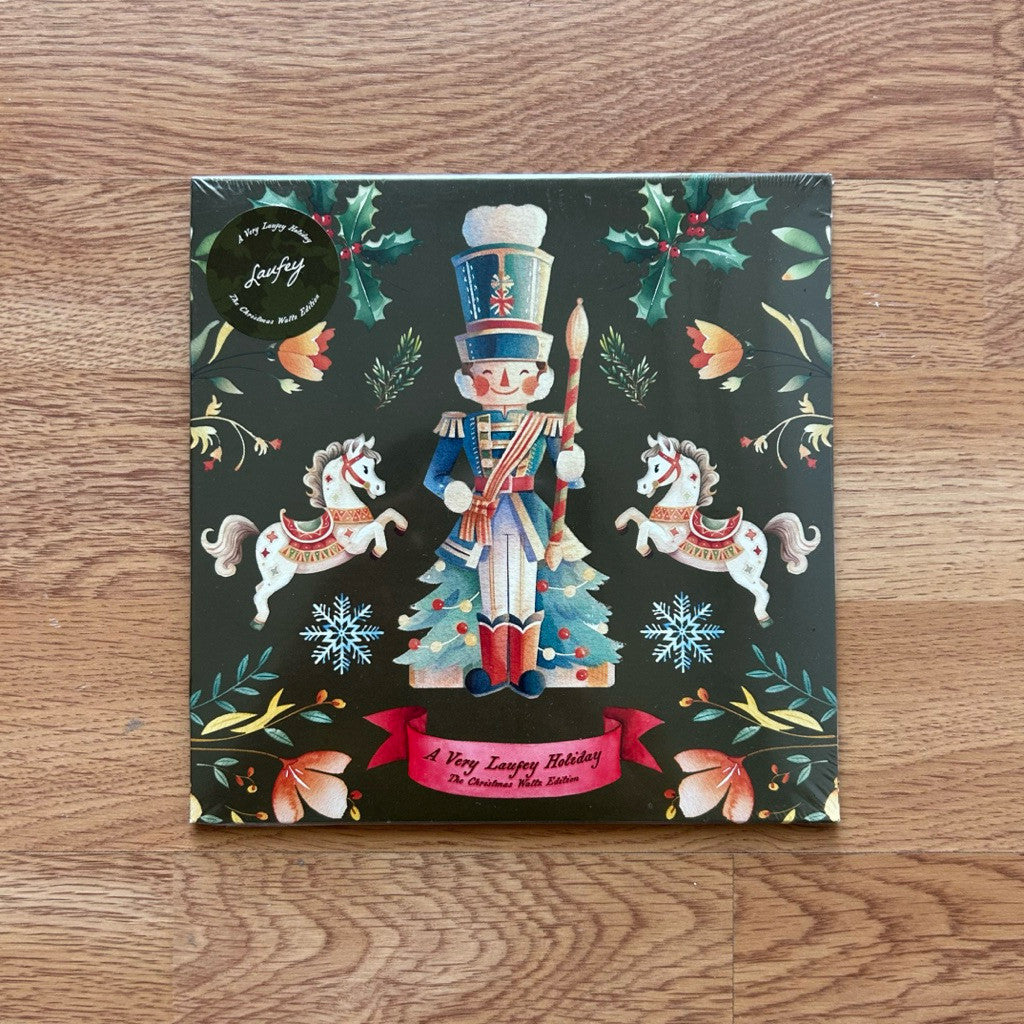 พร้อมส่ง🔥 Laufey - A Very Laufey Holiday: The Christmas Waltz Edition แผ่นเสียง  [ใหม่และซีล SS]