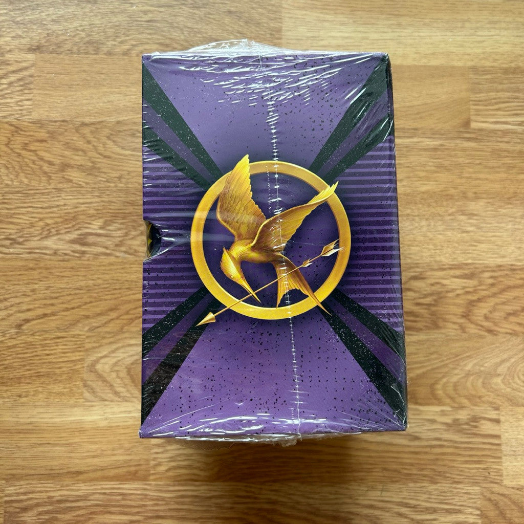 พร้อมส่ง🔥Box Set 5-Book Hardcover The Hunger Games, Catching Fire, Mockingjay, The Ballad of Songbirds - Suzanne Collins