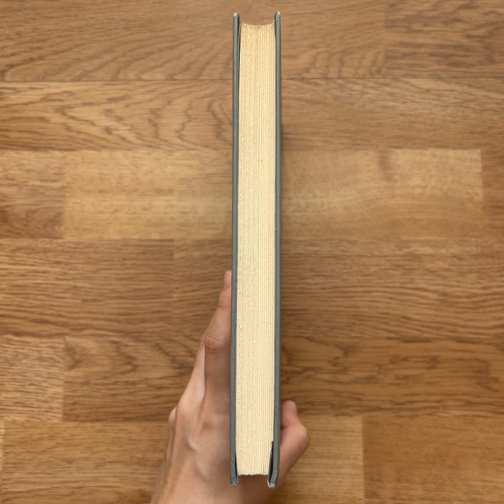 Hardcover The Prince and the Pauper & Those Extraordinary Twins by Mark Twain หนังสือ  ปกแข็ง