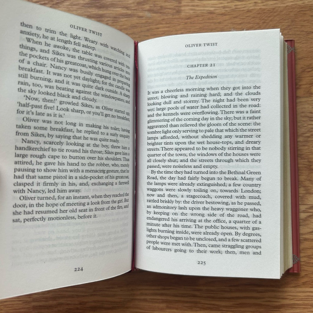 Hardcover Oliver Twist by Charles Dickens หนังสือ ภาษาอังกฤษ ปกแข็ง