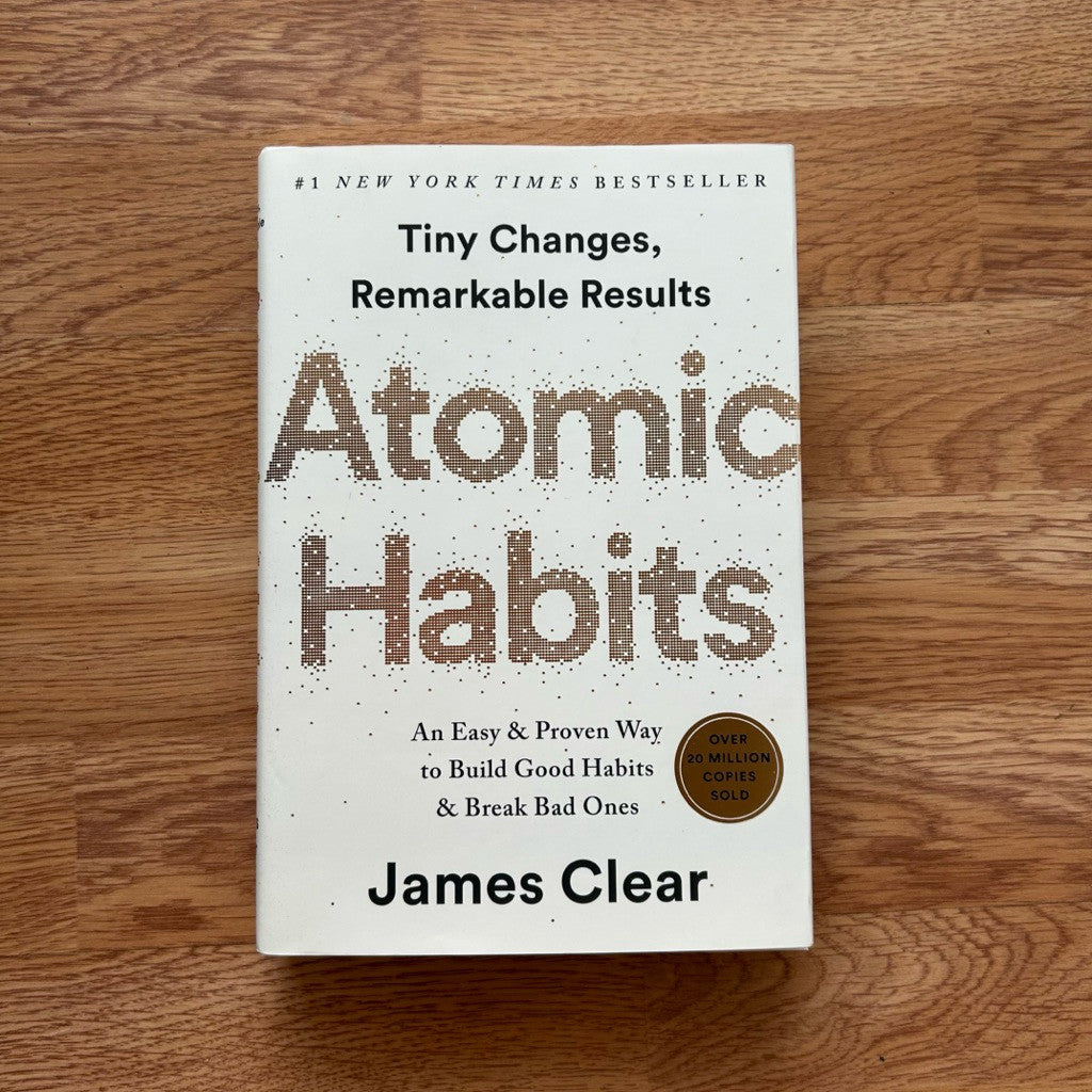 Hardcover Atomic Habits: An Easy & Proven Way to Build Good Habits & Break Bad Ones by James Clear หนังสือ ปกแข็ง