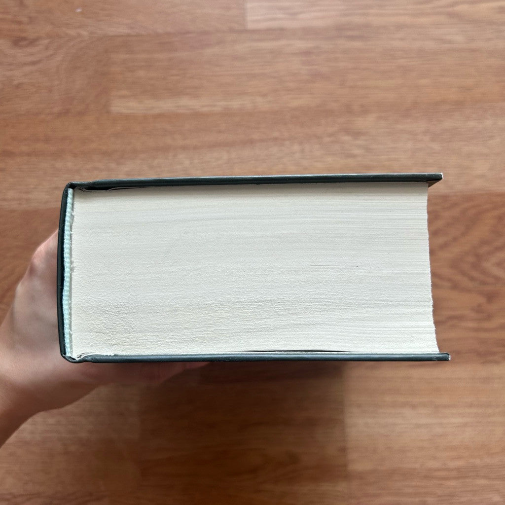 Hardcover Little Women (สี่ดรุณี)
by Louisa May Alcott หนังสือ ภาษาอังกฤษ ปกแข็ง