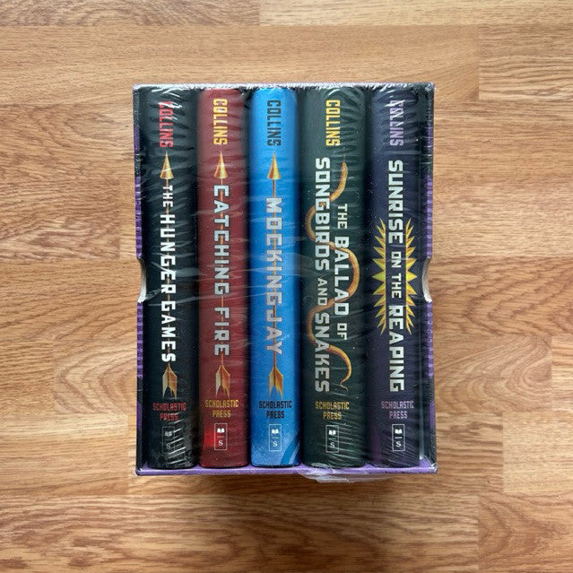 พร้อมส่ง🔥Box Set 5-Book Hardcover The Hunger Games, Catching Fire, Mockingjay, The Ballad of Songbirds - Suzanne Collins
