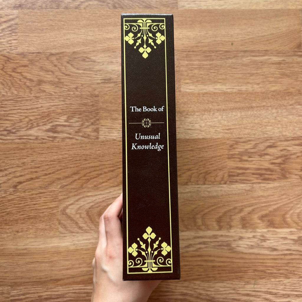 Hardcover The Book of Unusual Knowledge  หนังสือ ปกแข็ง