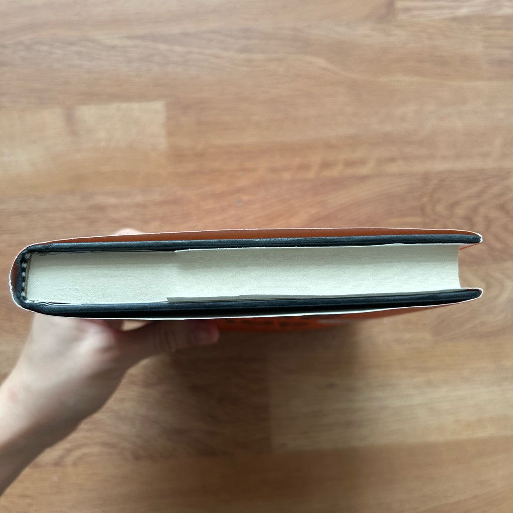 Hardcover The Subtle Art of Not Giving a F*ck by Mark Manson หนังสือ ปกแข็ง