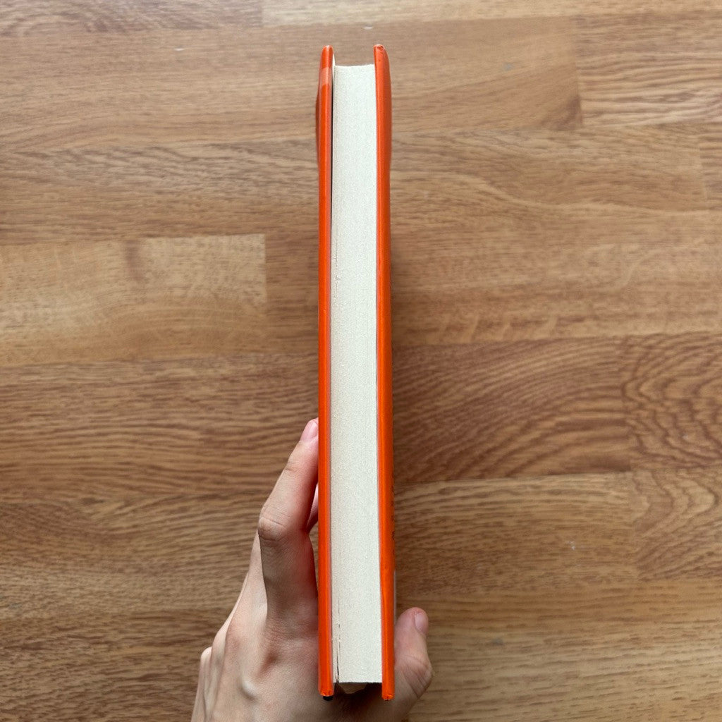 Hardcover The Subtle Art of Not Giving a F*ck by Mark Manson หนังสือ ปกแข็ง