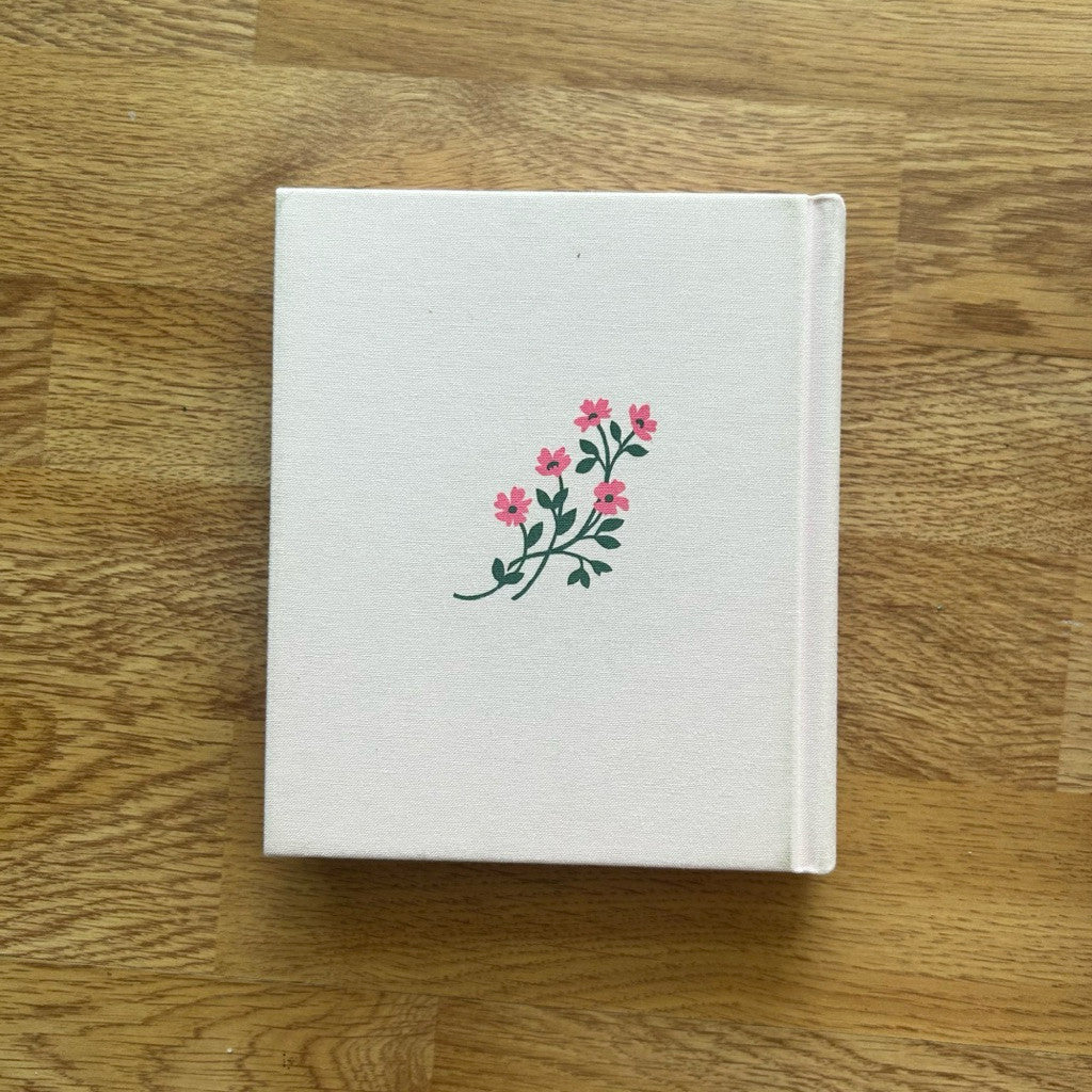 Hardcover Anne of Green Gables by Lucy Maud Montgomery หนังสือ ปกแข็ง