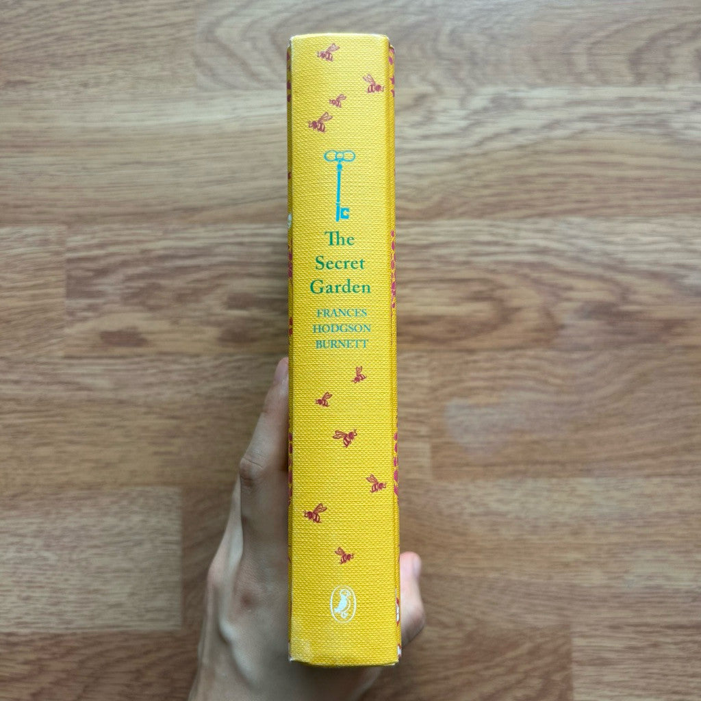 Hardcover The Secret Garden (Puffin Classics) by Frances Hodgson Burnett หนังสือ ปกแข็ง