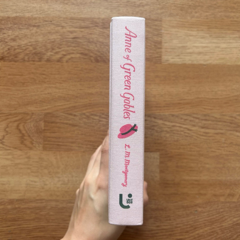 Hardcover Anne of Green Gables by Lucy Maud Montgomery หนังสือ ปกแข็ง