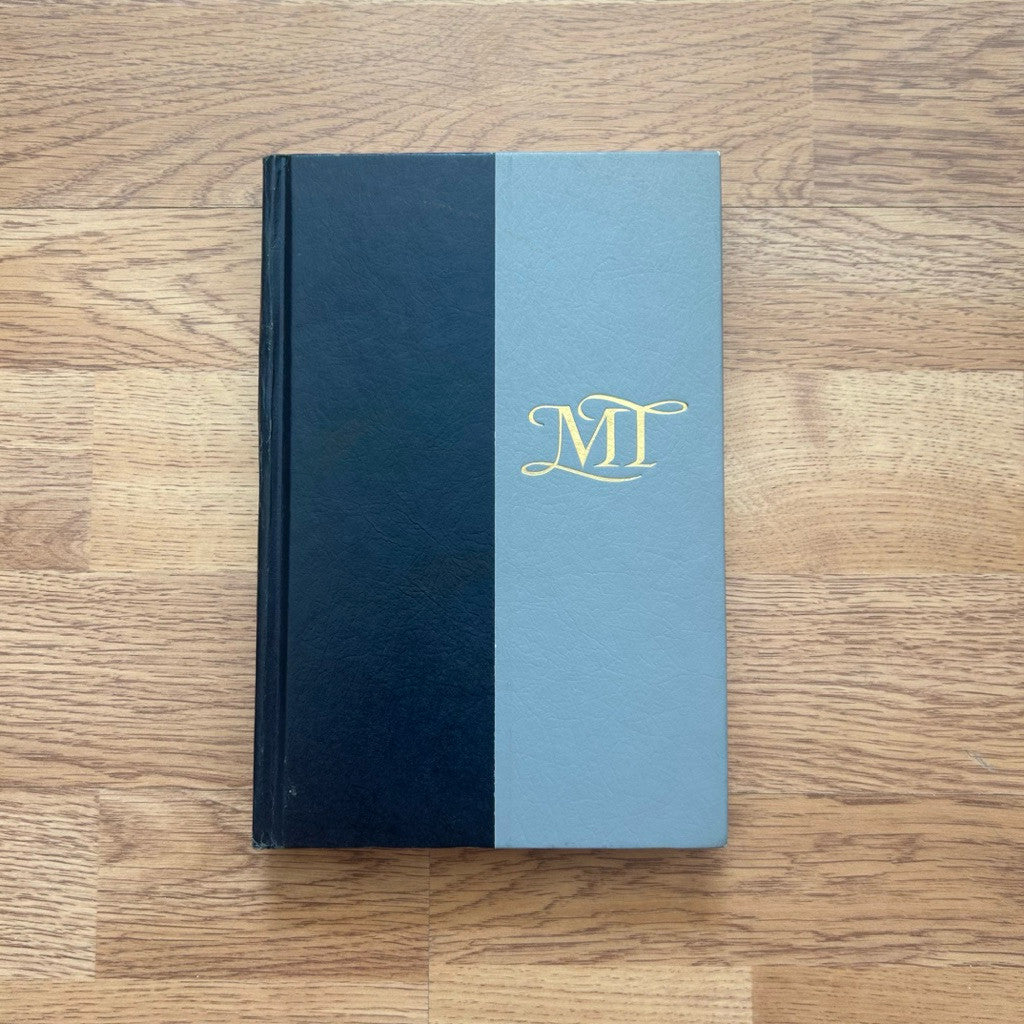 Hardcover The Prince and the Pauper & Those Extraordinary Twins by Mark Twain หนังสือ  ปกแข็ง